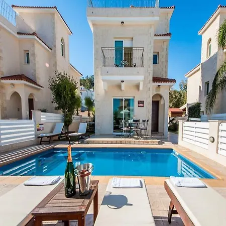 Oceanview Luxury 045 *